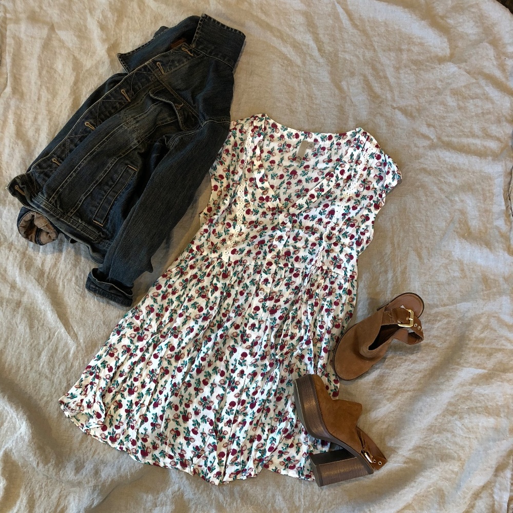 🛍White Floral Print Dress - Picture 5 of 6